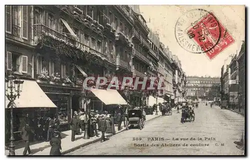 Cartes postales Paris La rue de la Paix Sortie des ateliers de couture TOP