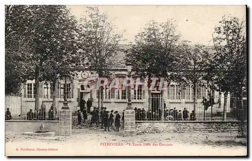 Ansichtskarte AK Pithiviers L&#39ecole libre de garcons