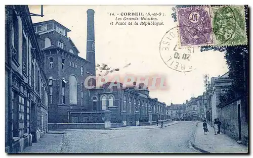 Ansichtskarte AK Corbeil Les grands moulins et place de la republique