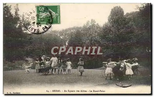 Cartes postales Arras Au square des Allees Le rond point Militaria