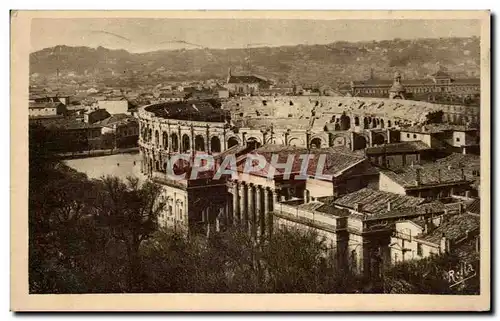 Cartes postales Nimes Vue generale et les arenes