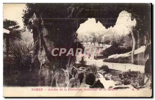 Cartes postales Nimes Jardin de la fontaine Interieur de la grotte