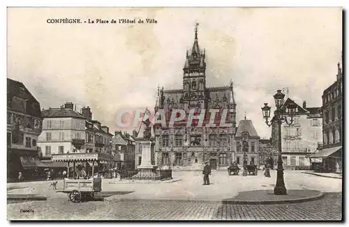 Cartes postales Compiegne La place de l&#39hotel de ville