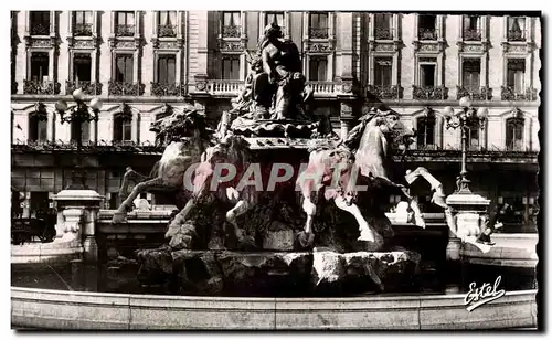 Cartes postales moderne Lyon place des Terreaux Fontaine de Bartholdi