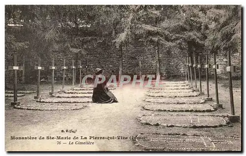 Cartes postales Monastere de Ste Marie de la Pierre qui Vive Le cimetiere