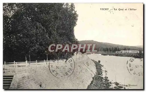 Cartes postales Vichy Le quai et l Allier