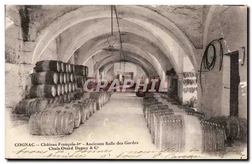 Ansichtskarte AK Cognac Chateau Francois 1er Ancienne salle des gardes Chais Otard Dupuy