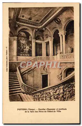 Cartes postales Poitiers Escalier d honneur et vestibule de la salle des fetes de l hotel de ville