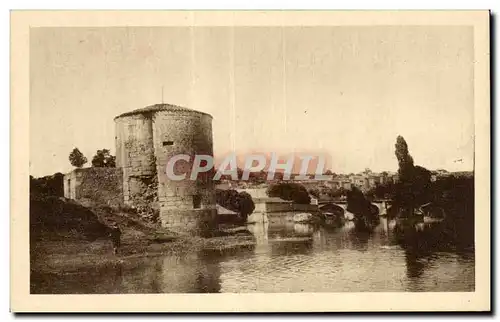 Cartes postales Poitiers Vallee du Clain pres des ruines de l ancien chateau et le pont de cheminde fer vers Par