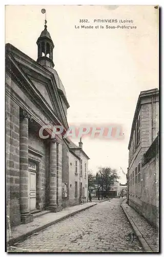 Cartes postales Pithiviers Le musee et la sous prefecture