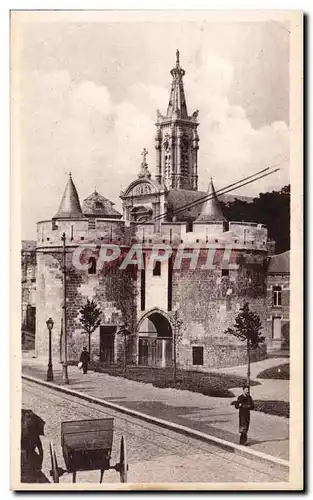 Cambrai Le porte de paris et la cathedrale