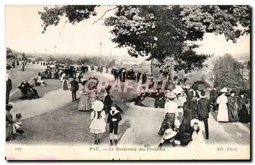 Pau - Le Boulevard des Pyrenees - Cartes postales