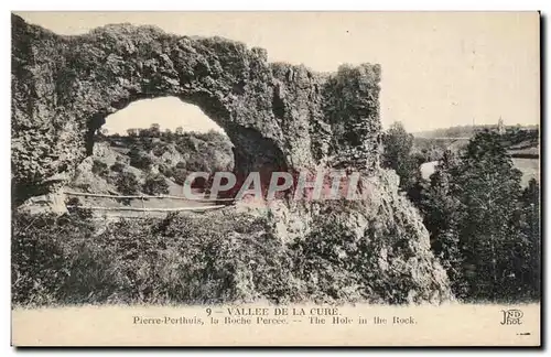 Cartes postales Vallee de la Cure Pierre Perthuis La roche percee