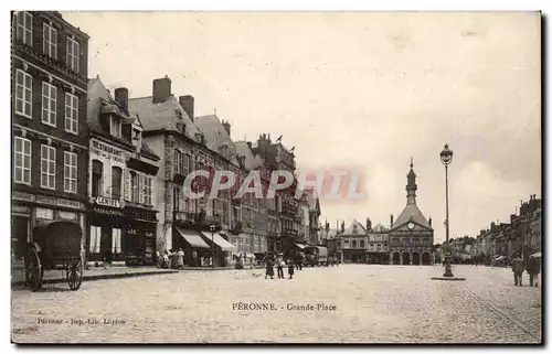 Cartes postales Peronne Grande place