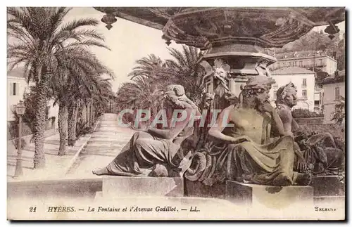 Cartes postales Hyeres La fontaine et l avenue Godillot