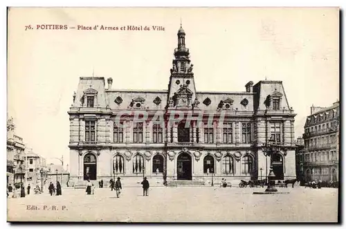 Poitiers - Place d Armes et Hotel de Ville - Cartes postales