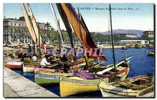 Cannes - Barques de Peche dans le Port - Cartes postales