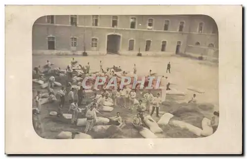 CARTE PHOTO Militaria Soldats Travaux dans la caserne