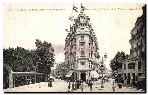 Vichy - L Hotel Astoria et Perspective - Cartes postales