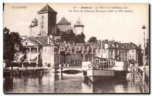 Ansichtskarte AK Annecy le port et le chaetau fort des ducs de Genevois Nemours