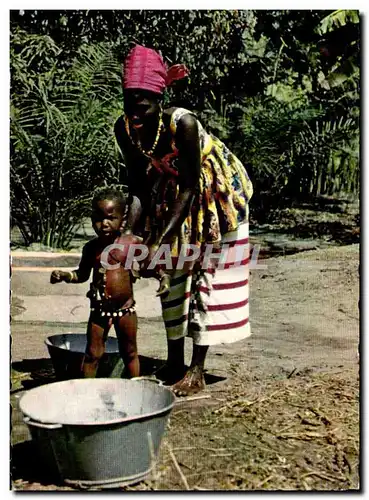 Afrique - Africa - L Afrique en Couleurs - Washing the baby - Ansichtskarte AK