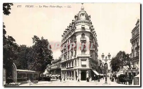 Cartes postales Vichy La place Victor Hugo