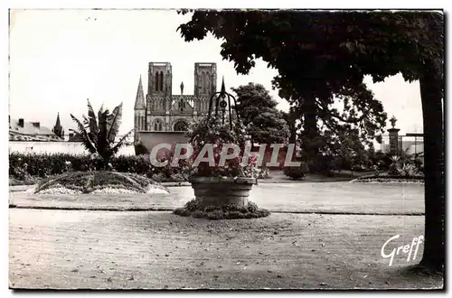 Avranches - Le Jardin des Plantes et l Eglise Notre Dame des Champs - Ansichtskarte AK