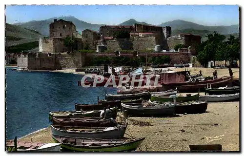 Collioure - Le Port et le Chateau des Templiers - Cartes postales