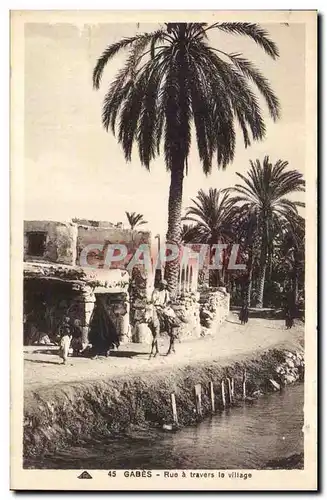 Ansichtskarte AK Tunisie Gabes Rue a travers le village