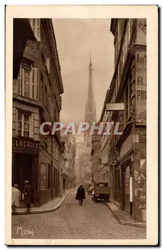 Cartes postales Rouen La rue du Bac et la fleche de la cathedrale Lacroix