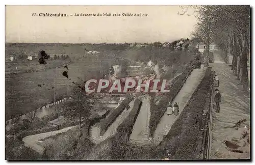 Cartes postales Chateaudun La descente du Mail et la vallee du Loir