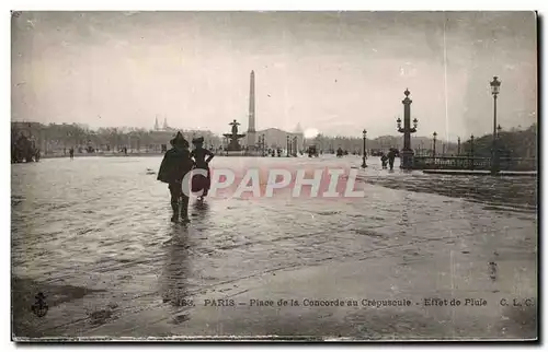 Ansichtskarte AK Paris Place de la Concorde au crepuscule Effet de pluie