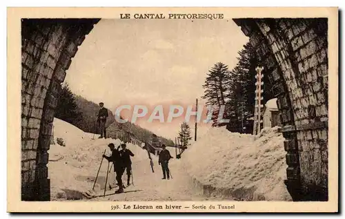 Ansichtskarte AK Cantal le Lioran en hiver Sortie du tunnel Ski