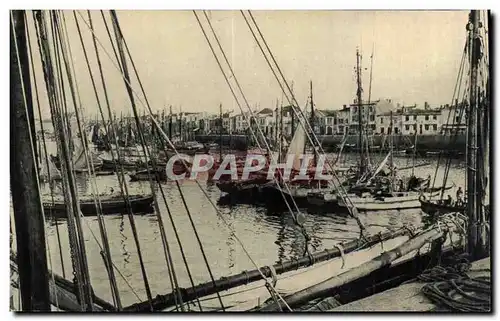 Sables d Olonne - Jolie Echappee sur le Port - Cartes postales