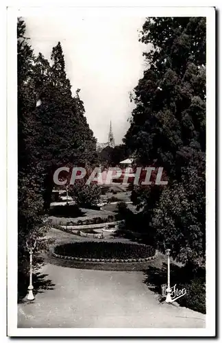 Chatellerault - Vue sur les Allees du Jardin - Cartes postales