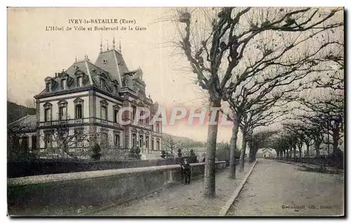 Ansichtskarte AK Ivry la Bataille L hotel de ville et boulevard de la gare