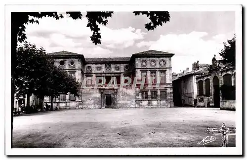 Cartes postales moderne Beaucaire Hotel de ville (Mansard 1679) Les halles