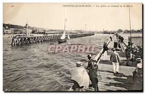 Cartes postales Trouville sur mer Les jetees au moment de la maree