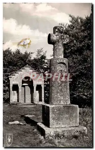 Moderne Karte Morvan Monument erige en souvenir du passage de Saint Martin en haut du Mont Beuvray