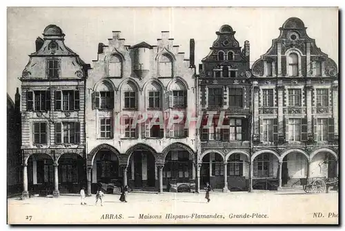 Cartes postales Arras Maisons hispano flamandes Grande place