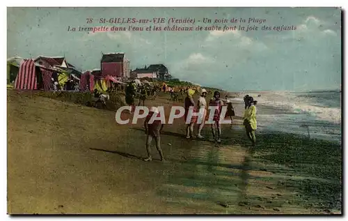 Cartes postales St Gilles sur Vie Un coin de la plage La trempette dans l eau et les chateaux de sable font la j