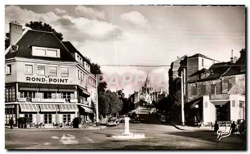 Lisieux - Cartes postales moderne Avenue Sainte Therese au fond la basilique