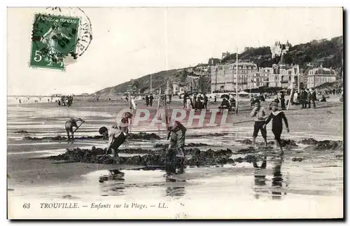 Trouville - Enfants sur la Plage - Cartes postales