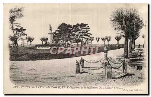 Ansichtskarte AK Avranches La pierre de Henri II Roi d Angleterre et le monument du souvenir francais