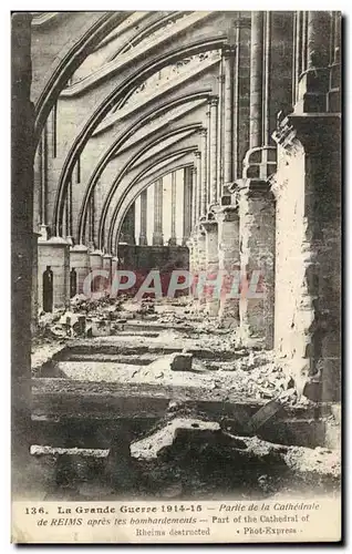 Cartes postales Militaria Partie de la cathedrale de Reims apres les bombardements