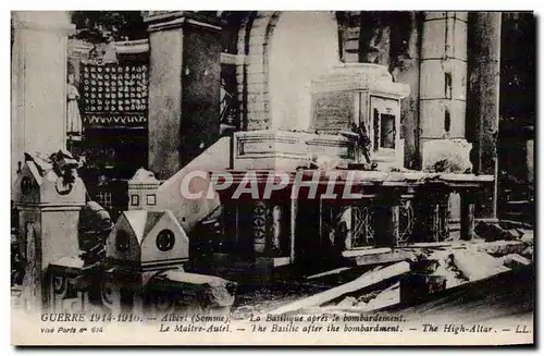 Cartes postales Militaria Albert La basilique apres le bombardement