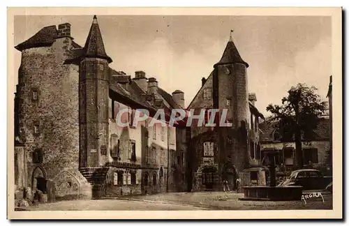 Salers - La Grande Place - Cartes postales