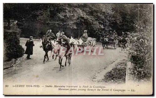 Cartes postales Militaria La grande guerre 1914 1918 Spahis marocains traversant la foret de Compiegne