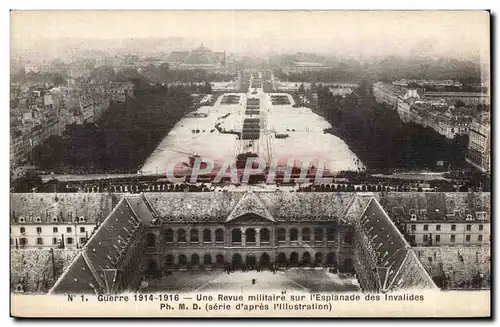 Ansichtskarte AK Militaria Guerre 1914 Une revue militaire sur l esplanade des Invalides Paris