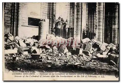 Cartes postales Militaria Interieur de la cathedrale de Soissons apres le bombardement